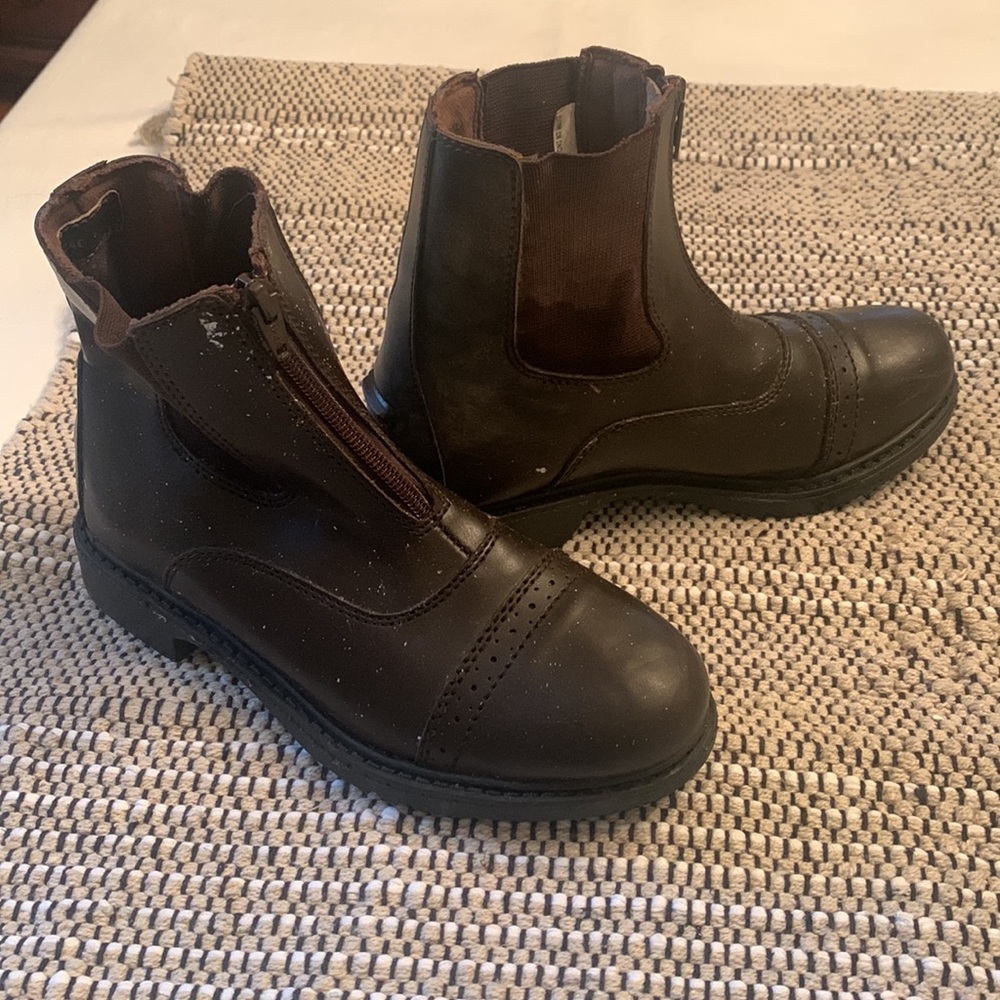 Tuff Rider Riding Boots. Size 4 Girl. - Picture 7 of 12